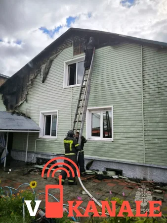 В барнаульском поселке Новомихайловка произошел пожар в частном доме