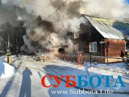 В барнаульском поселке из-за неосторожной сварки сгорели дом и гараж