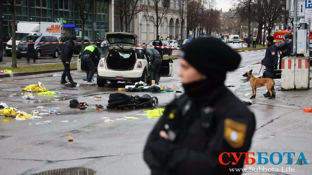 В Мюнхене автомобиль врезался в толпу людей