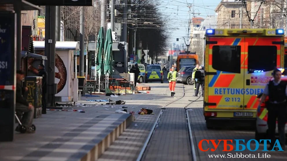 Германия: В Мангейме автомобиль врезался в толпу — есть раненые